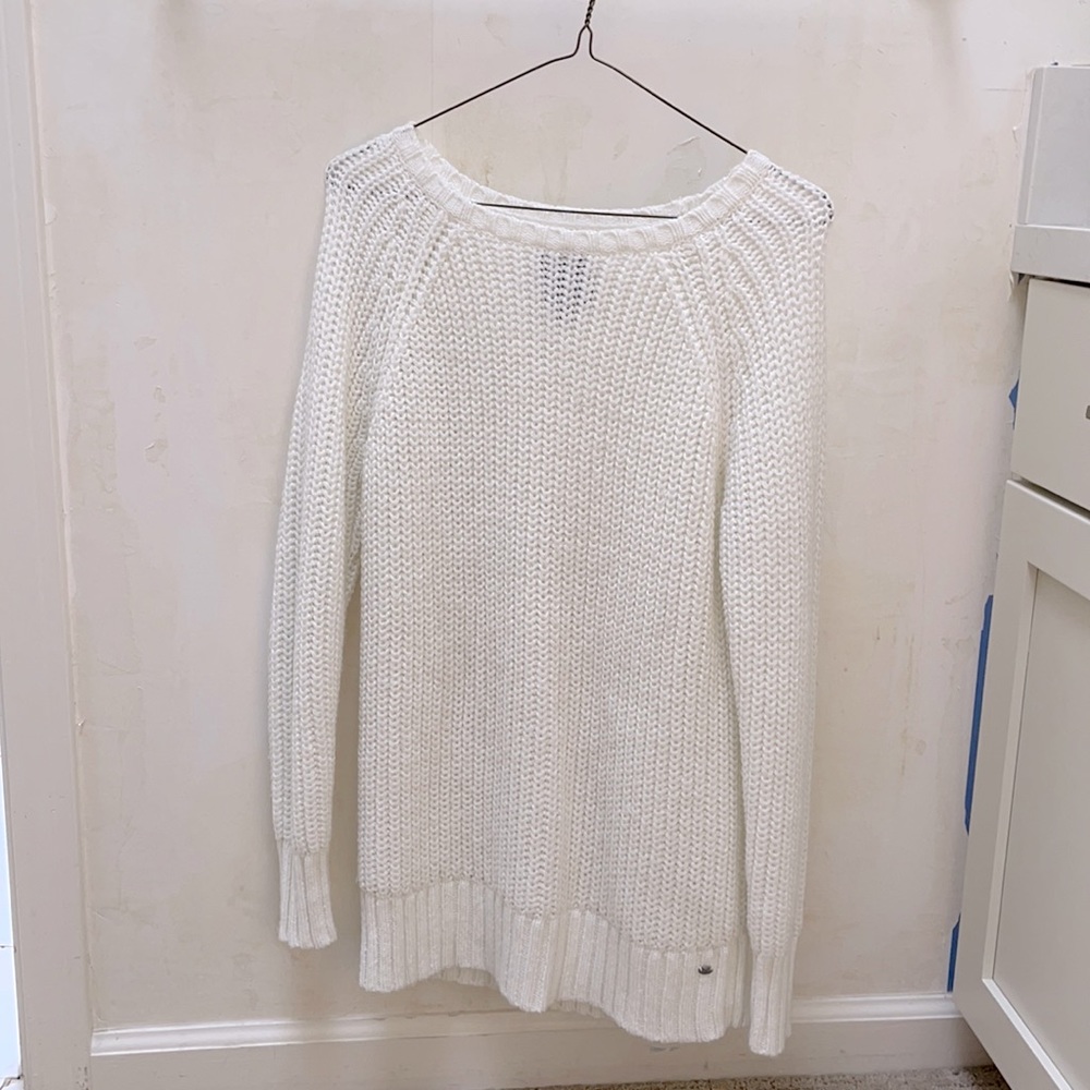 American eagle white crew neck sweater